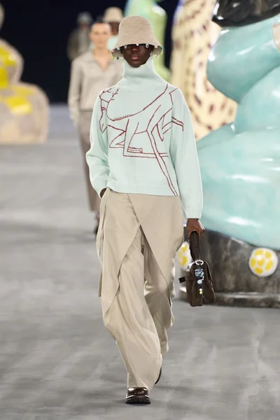 Look 33